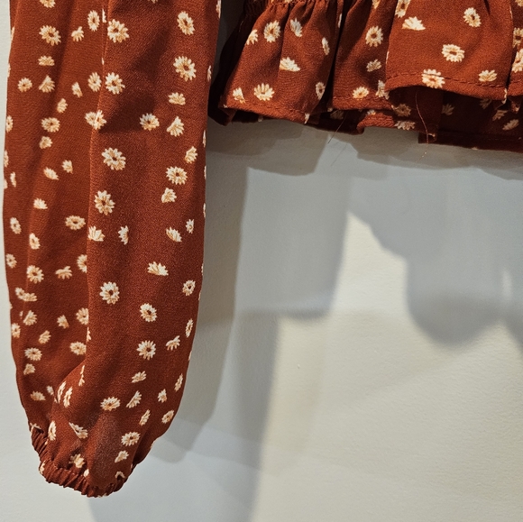 Francesca's collection, floral top long-sleeved, size medium nwt - Picture 8 of 8